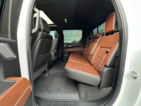 Used 2024 GMC Sierra 2500 Denali Ultimate image 13