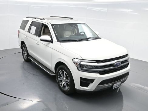 Used 2022 Ford Expedition XLT image 58