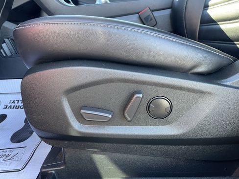 Used 2022 Ford Edge SEL w/ Convenience Package image 16