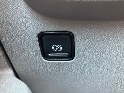 Used 2019 GMC Terrain SLT w/ Preferred Package FWD image 11