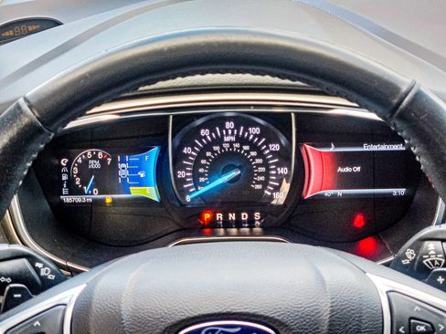 Used 2014 Ford Fusion SE w/ Equipment Group 202A image 18