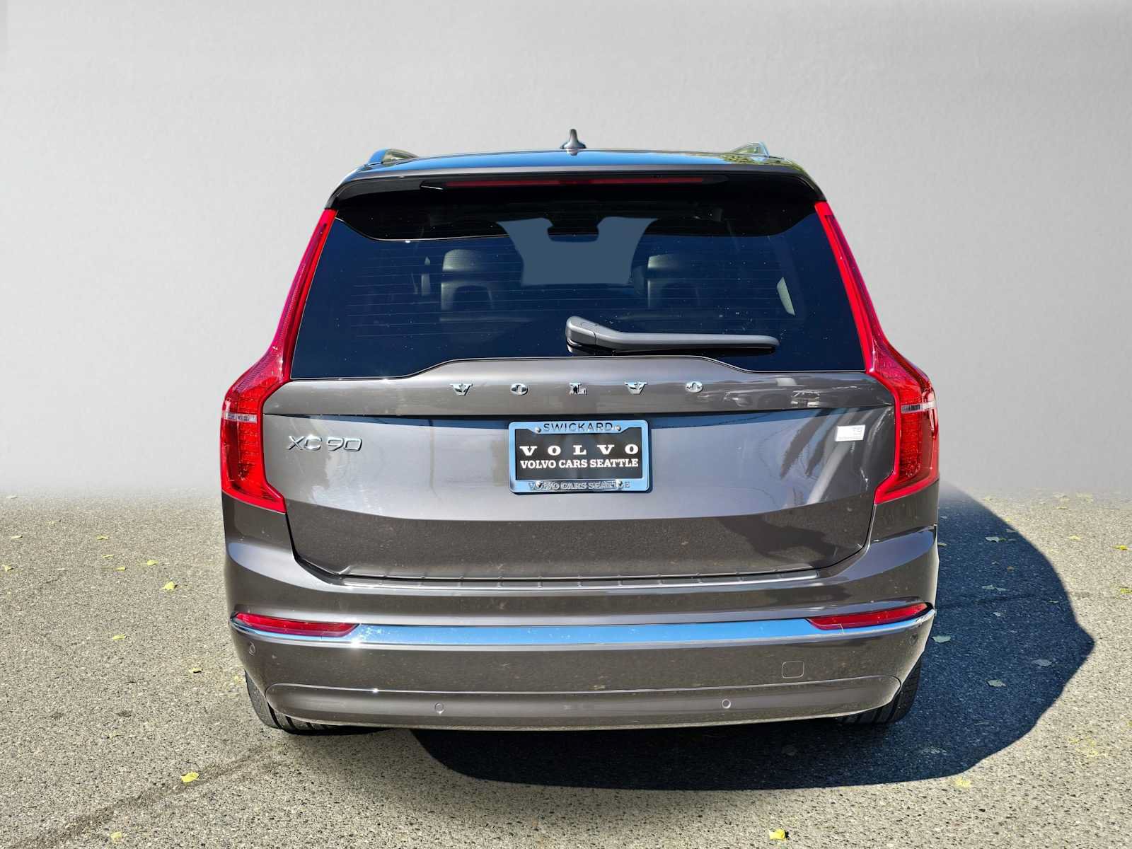 Used 2024 Volvo XC90 T8 Ultimate w/ Protection Package Premier AWD/4WD image 4