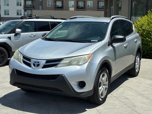 Used 2015 Toyota RAV4 LE FWD image 9