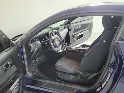 Used 2020 Ford Mustang GT w/ Black Accent Package RWD image 10