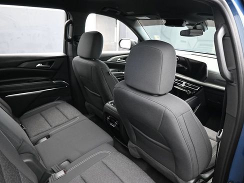 Used 2024 Chevrolet Traverse LS FWD image 50