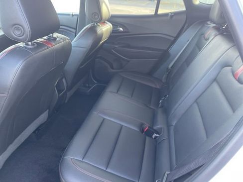 Used 2024 Chevrolet Trax RS w/ Sunroof Package image 13