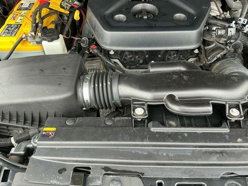 Used 2021 Jeep Wrangler Sport S image 25