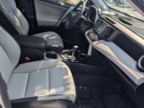 Used 2017 Toyota RAV4 Limited AWD/4WD image 19