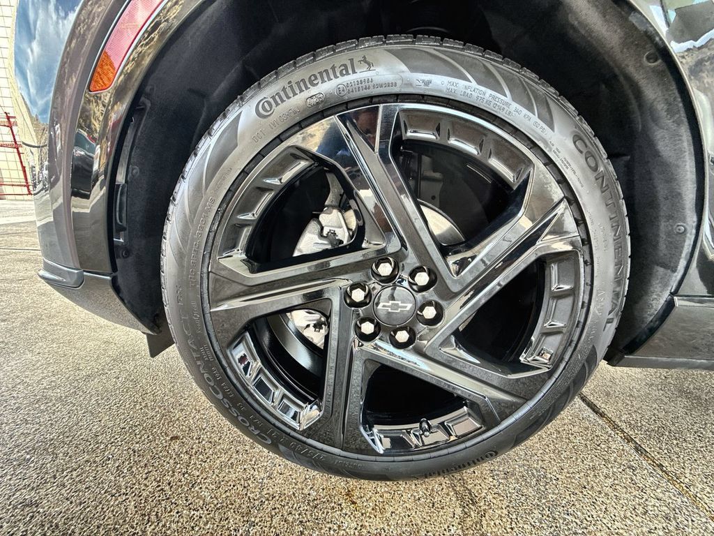 Used 2024 Chevrolet Equinox EV RS FWD image 32