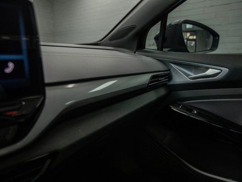 Used 2023 Volkswagen ID.4 Pro S Plus image 21