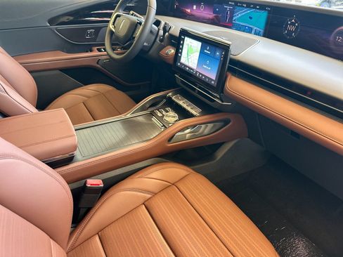 New 2026 Lincoln Nautilus Reserve AWD/4WD image 15