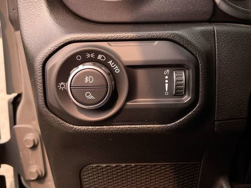 Used 2023 Jeep Gladiator Mojave w/ LED Lighting Group AWD/4WD image 19