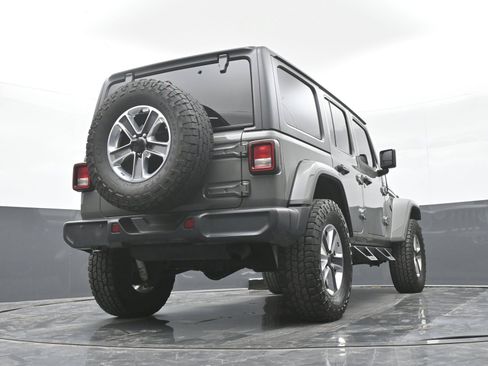 Used 2020 Jeep Wrangler Unlimited Sahara w/ Cold Weather Group AWD/4WD image 38