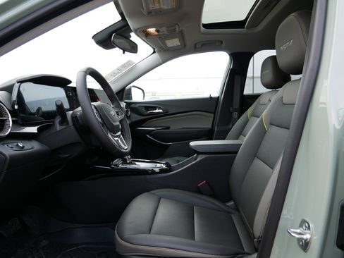 New 2026 Chevrolet Trax ACTIV w/ Sunroof Package image 11