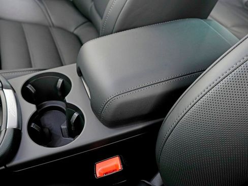 New 2026 Porsche Macan Turbo image 31