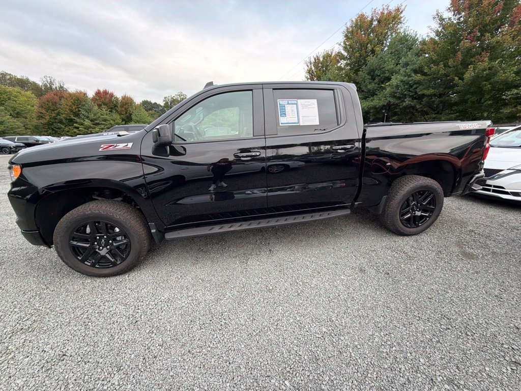 Used 2025 Chevrolet Silverado 1500 LT Trail Boss w/ Convenience Package II AWD/4WD image 4