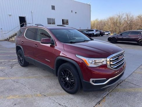 Used 2018 GMC Acadia SLT image 3