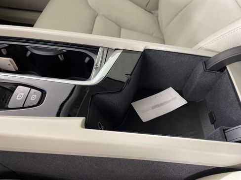 New 2025 Volvo XC60 T8 Plus w/ Protection Package Premier image 35