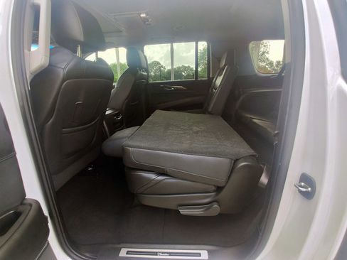 Used 2018 Cadillac Escalade ESV Premium Luxury AWD/4WD image 34