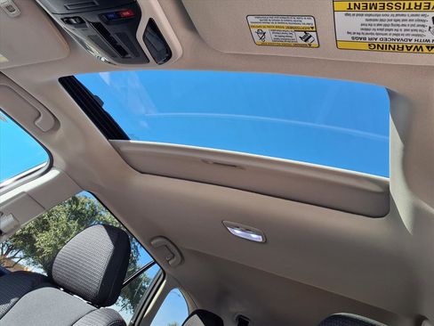 Certified 2025 Subaru Outback Premium image 5