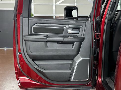 Used 2024 RAM 3500 Laramie w/ Night Edition image 40