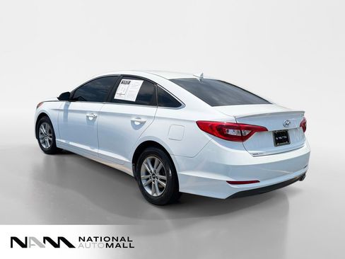 Used 2017 Hyundai Sonata SE FWD image 3