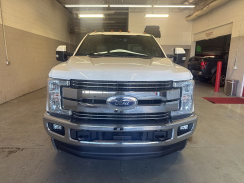 Used 2019 Ford F250 Lariat w/ Lariat Ultimate Package image 2