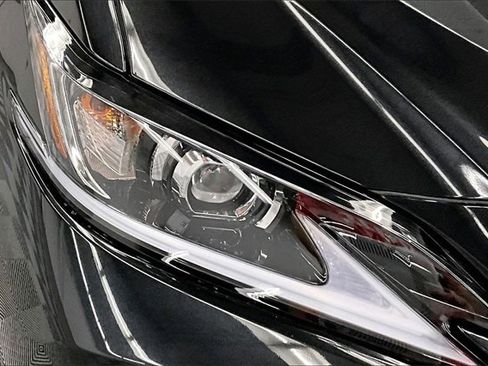 Used 2025 Lexus ES 300h w/ Premium Package image 30