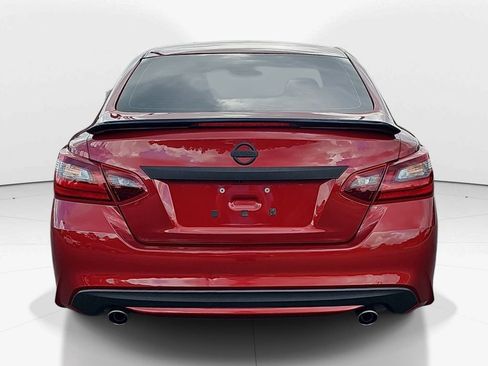 Used 2017 Nissan Altima 2.5 SR w/ Midnight Edition Package FWD image 7
