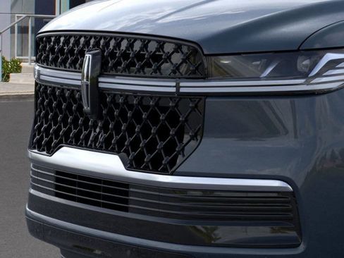 New 2025 Lincoln Navigator Reserve w/ Jet Appearance Package image 40