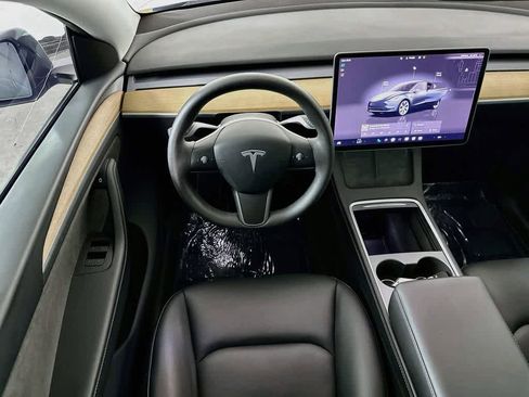 Used 2024 Tesla Model Y Long Range AWD/4WD image 9