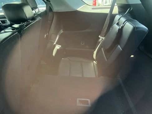 Used 2022 Ford Explorer XLT w/ Equipment Group 202A AWD/4WD image 17