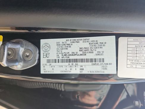 Used 2023 Lincoln Corsair Reserve image 33