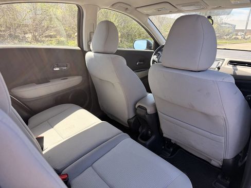 Used 2020 Honda HR-V LX image 17