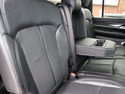 Used 2022 Jeep Wagoneer Series II AWD/4WD image 33