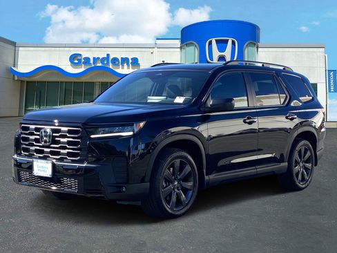 New 2026 Honda Pilot Sport image 3
