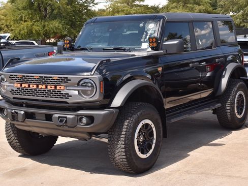 Used 2023 Ford Bronco Badlands w/ Sasquatch Package AWD/4WD image 2