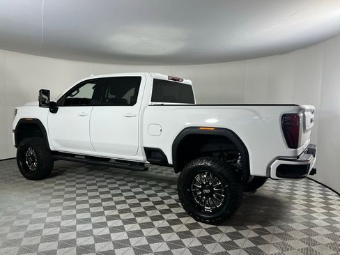 Used 2024 GMC Sierra 3500 AT4 image 9