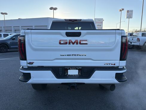 Used 2024 GMC Sierra 2500 AT4 w/ AT4 Premium Plus Package image 6