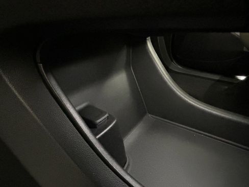 Used 2024 Buick Enclave Essence image 31