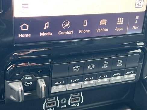 New 2026 RAM 3500 Big Horn AWD/4WD image 19