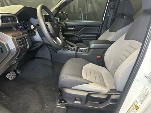 Used 2024 Toyota Tacoma TRD Sport AWD/4WD image 18