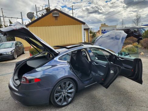 Used 2015 Tesla Model S 85D image 26