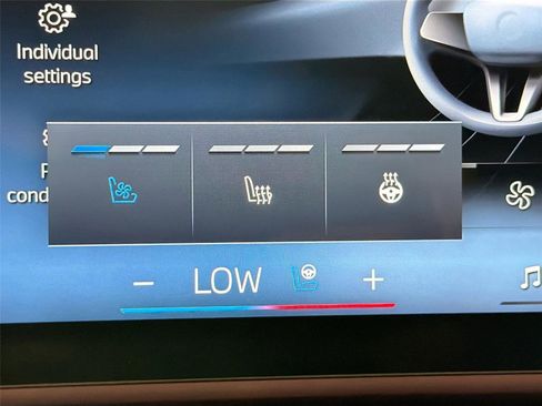 New 2026 BMW 550e xDrive w/ Premium Package AWD/4WD image 21