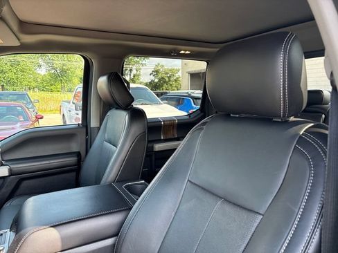 Used 2019 Ford F150 Lariat w/ Equipment Group 502A Luxury AWD/4WD image 9