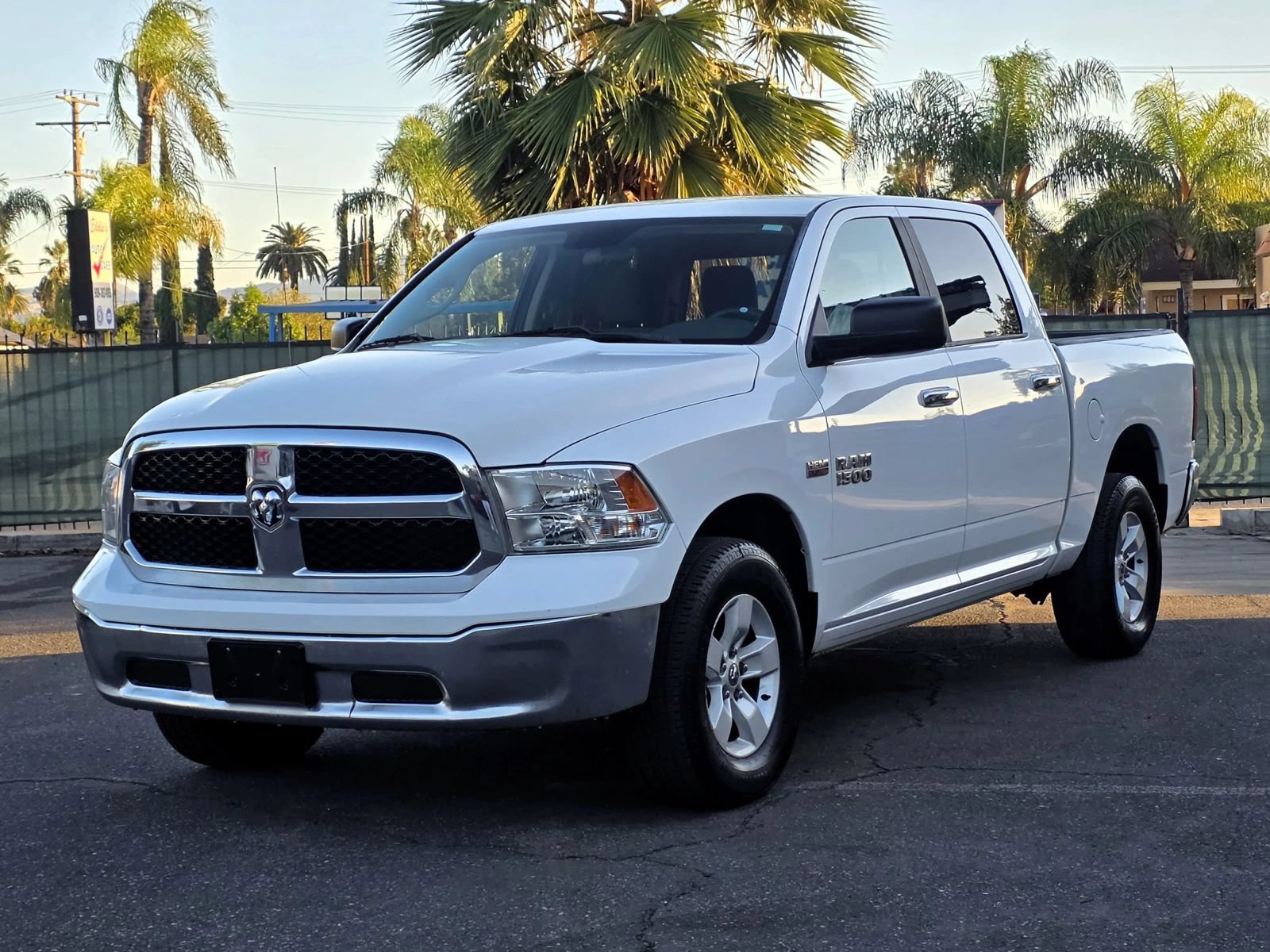 Used 2017 RAM 1500 Classic SLT AWD/4WD image 1