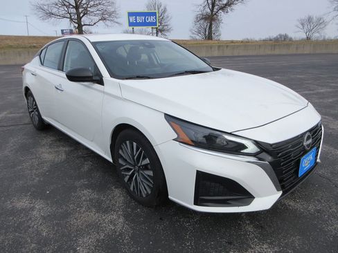 Used 2025 Nissan Altima 2.5 SV image 7