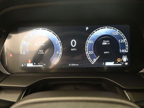 Used 2024 Jeep Grand Cherokee Laredo image 36