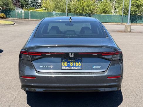 Used 2023 Honda Accord Touring image 6