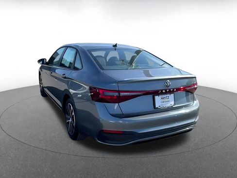 Used 2025 Volkswagen Jetta Sport image 11